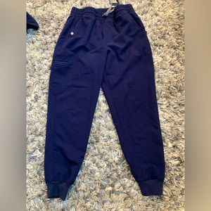 Pair of navy blue figs. Medium top and medium-petit pants